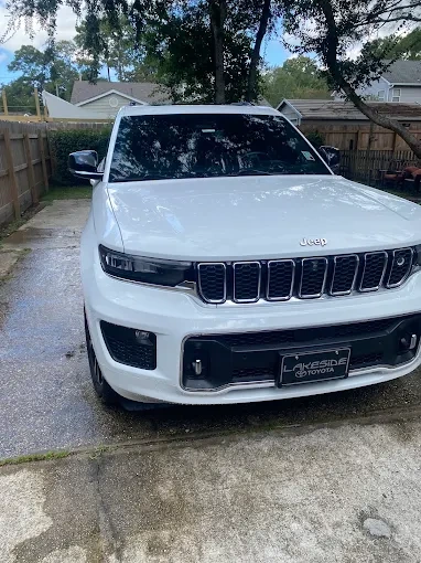 White Jeep after a mobile detailing service
